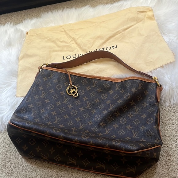 Authentic Louis with pink interior - Picture 3 of 7